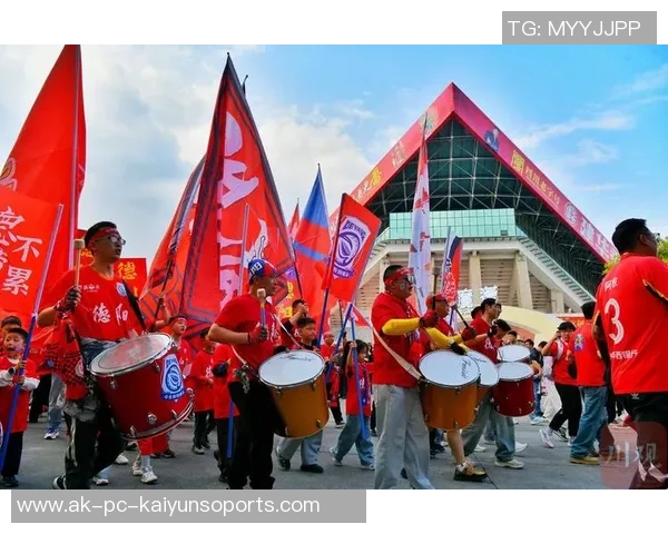天下足球开场盛典精彩纷呈球迷热情高涨共庆足球盛事