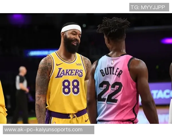 小莫里斯篮球:从街头到赛场的成长之路与梦想追逐